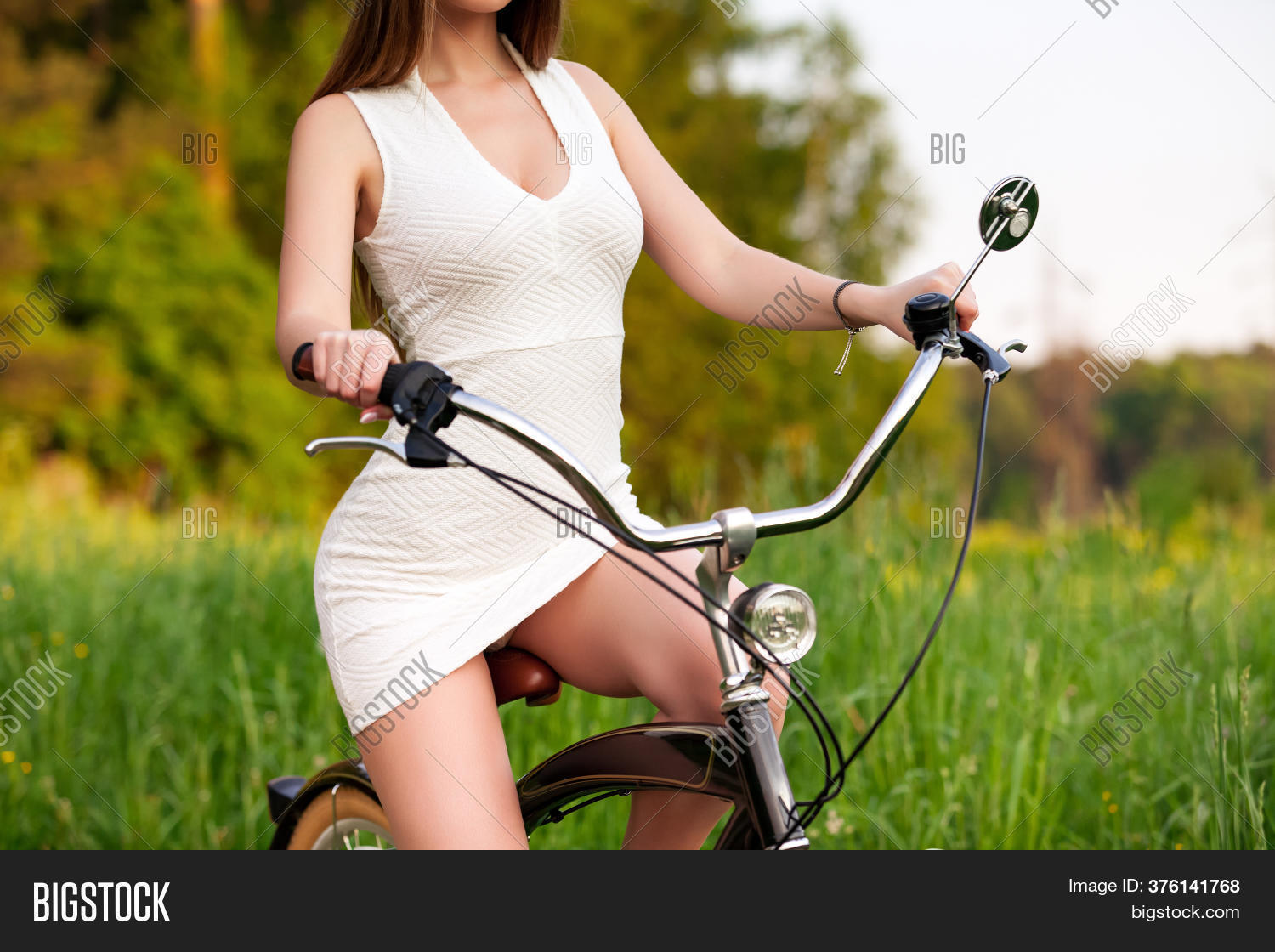 benedick castillo recommends sexy girl riding bike pic