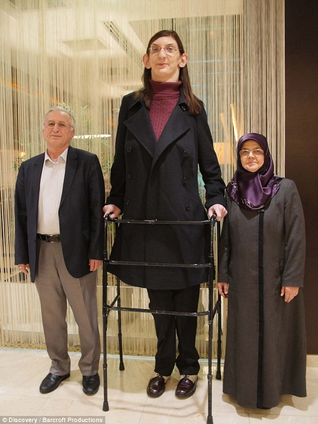 daniel reynolds recommends seven foot tall women pic