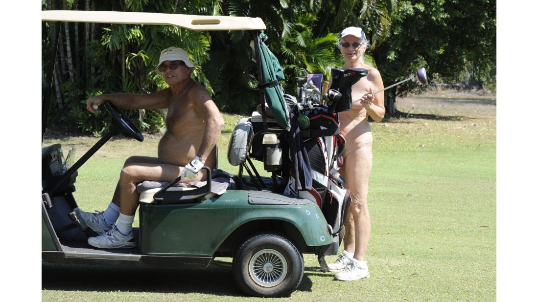 naked women golfing