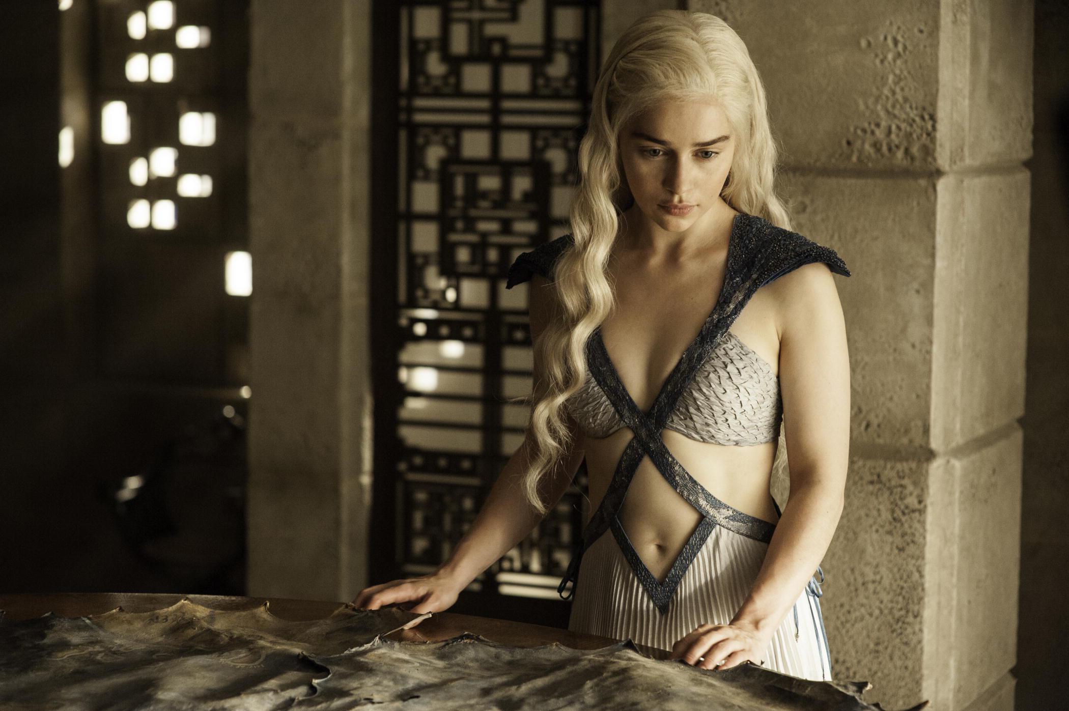 Best of Daenerys targaryen lesbian scene