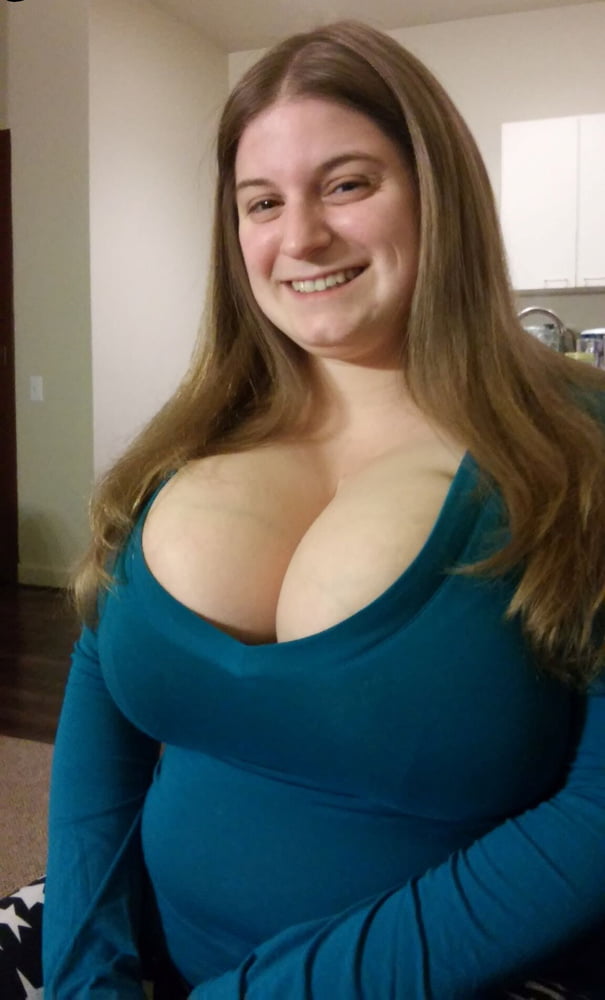 sarah rae boobs