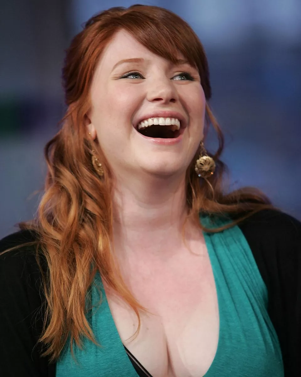 akande abdulazeez recommends Bryce Dallas Howard Sexy Photos