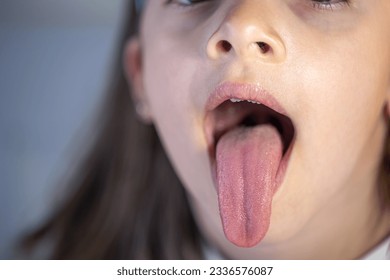 chris dalley recommends chick with long tongue pic