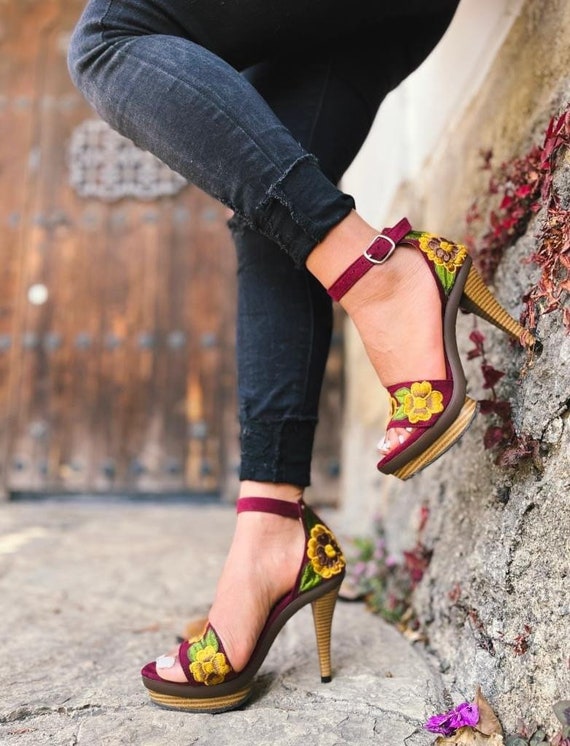 dee robson recommends latina heels tumblr pic