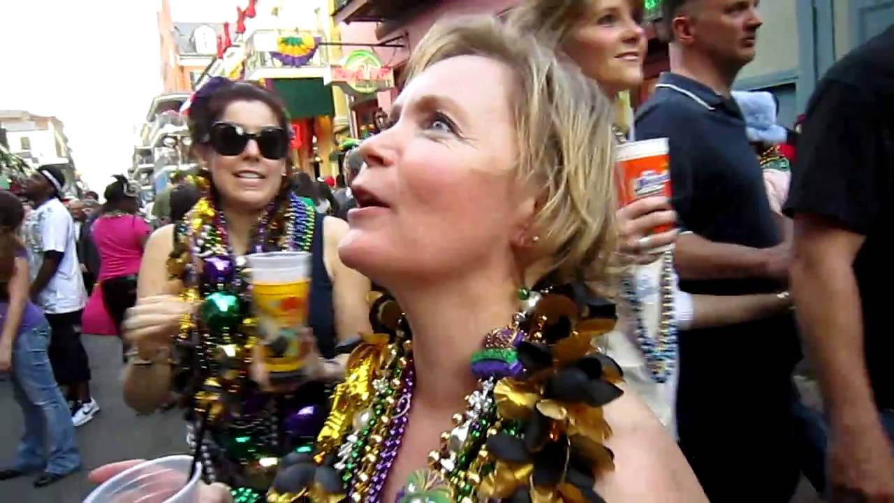 dolly do recommends flashing at mardi gras pic