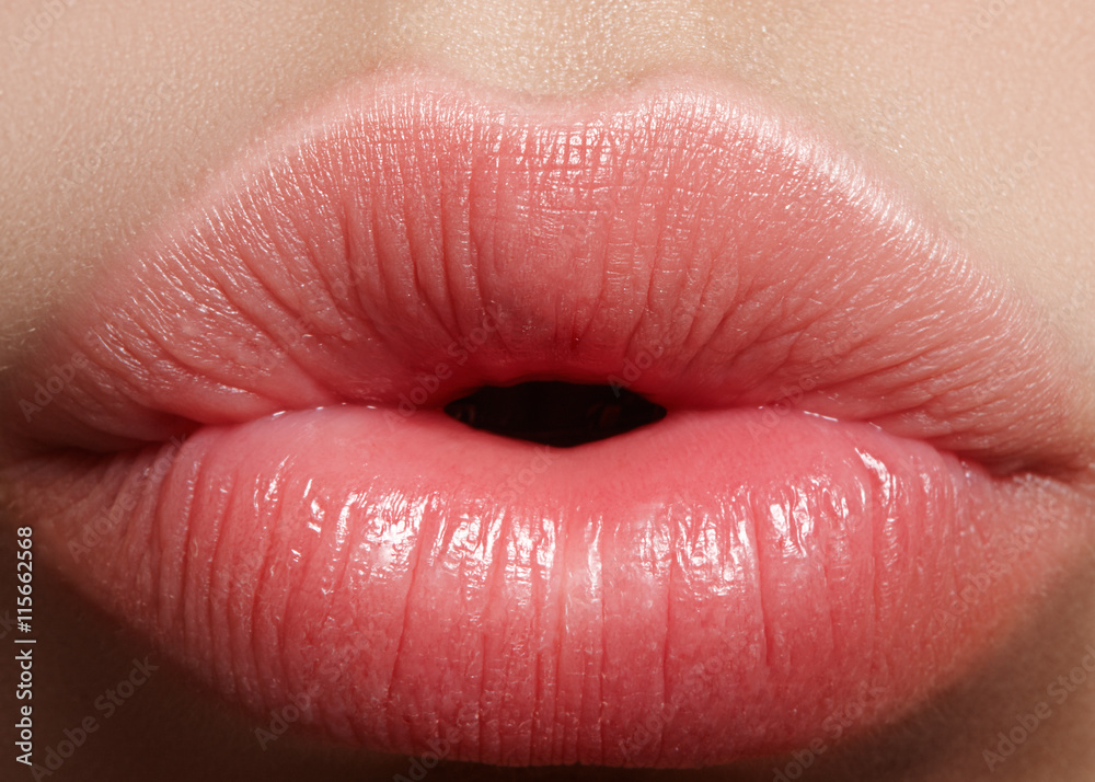 dawn rutan recommends Close Up Lips