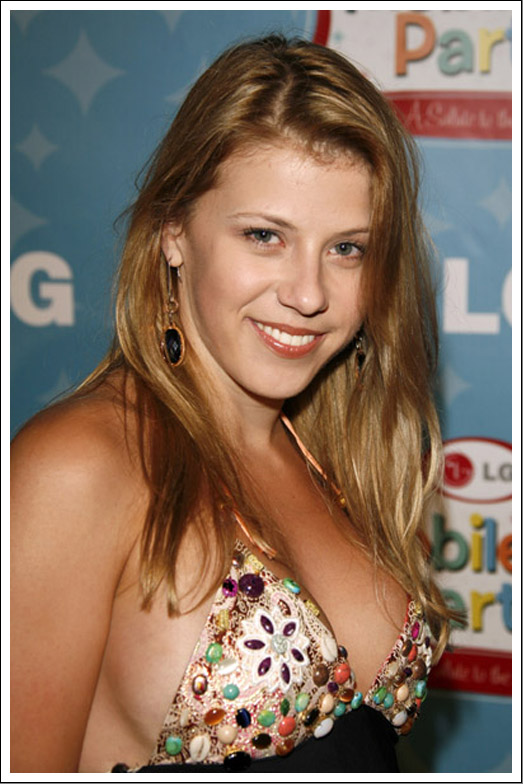 araceli chaidez recommends jodie sweetin boobs pic