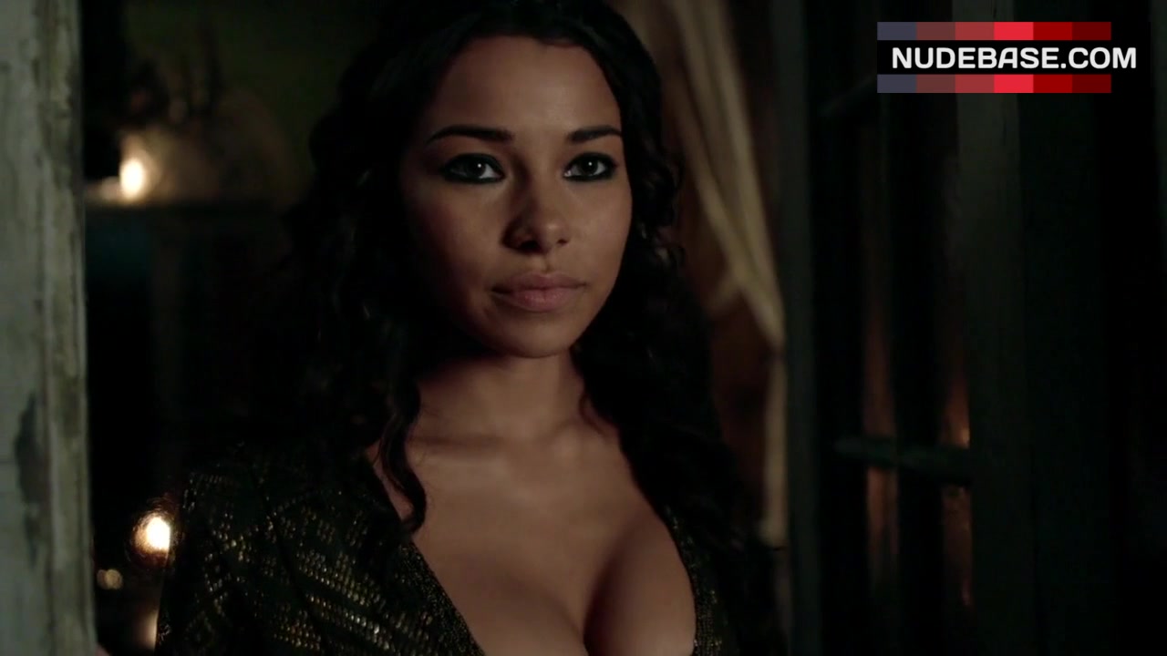 ali abu hussain recommends Jessica Parker Kennedy Breasts