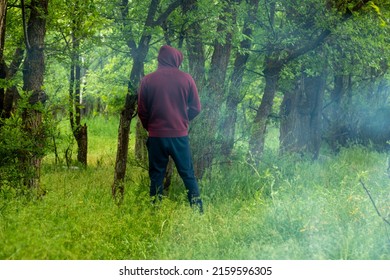 Man Peeing In The Woods doppelte penetration