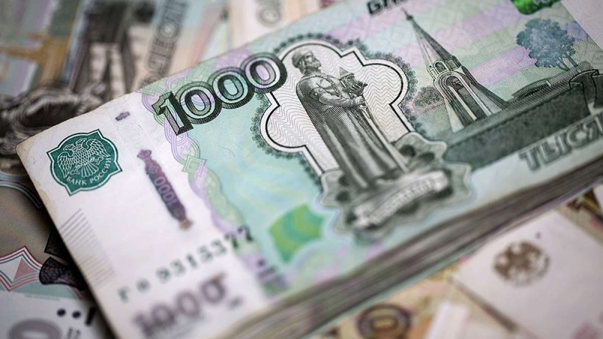 cristian calin add photo ruble to usd bloomberg