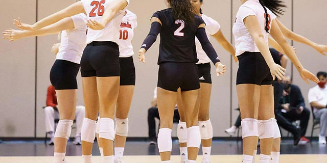 alan rhinehart recommends what do volleyball players wear under spandex pic