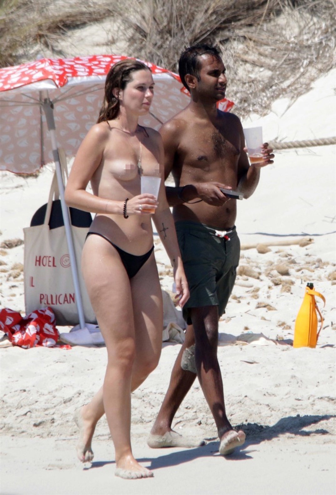 clinton fernandez recommends Topless Beach Pix