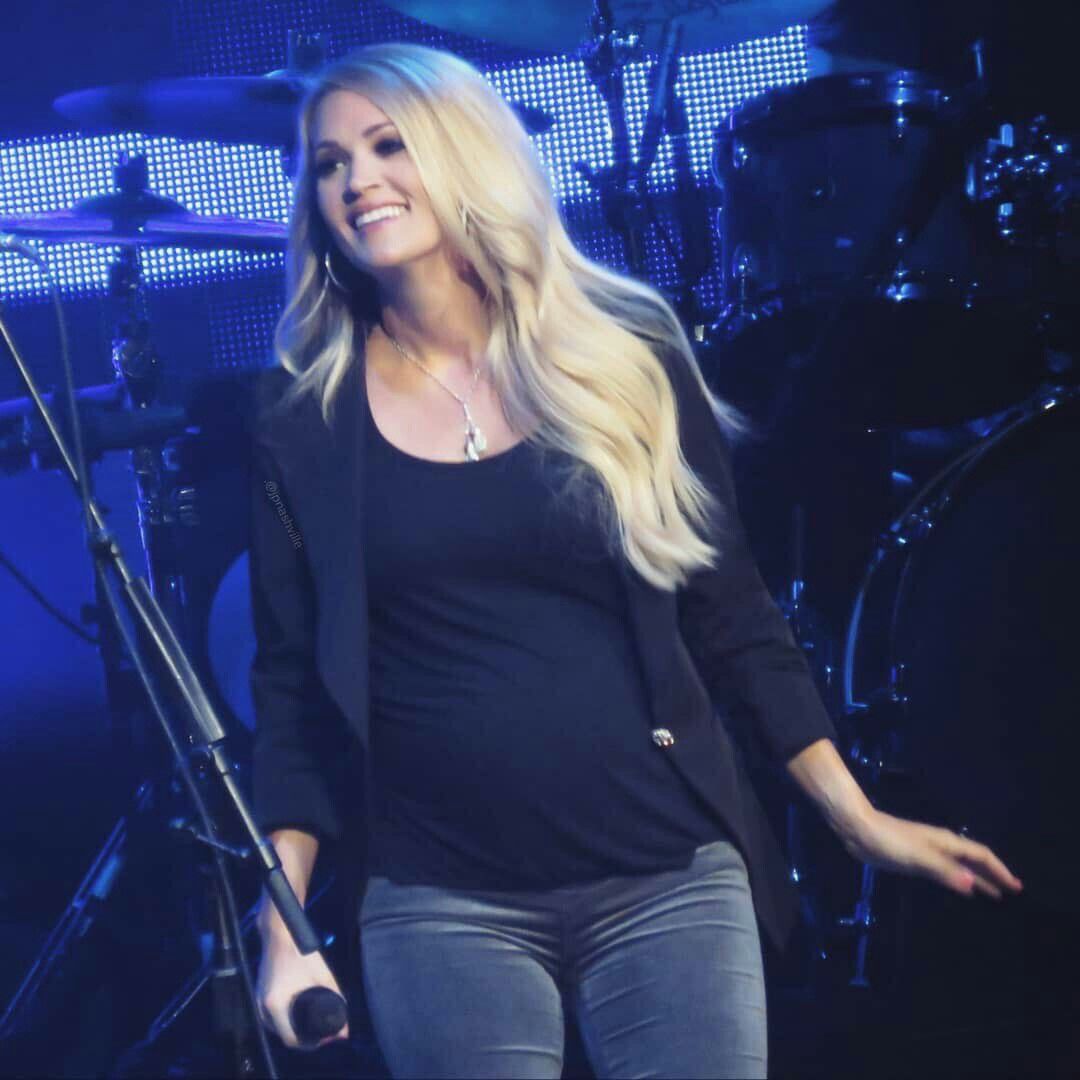 Best of Carrie underwood crotch shot