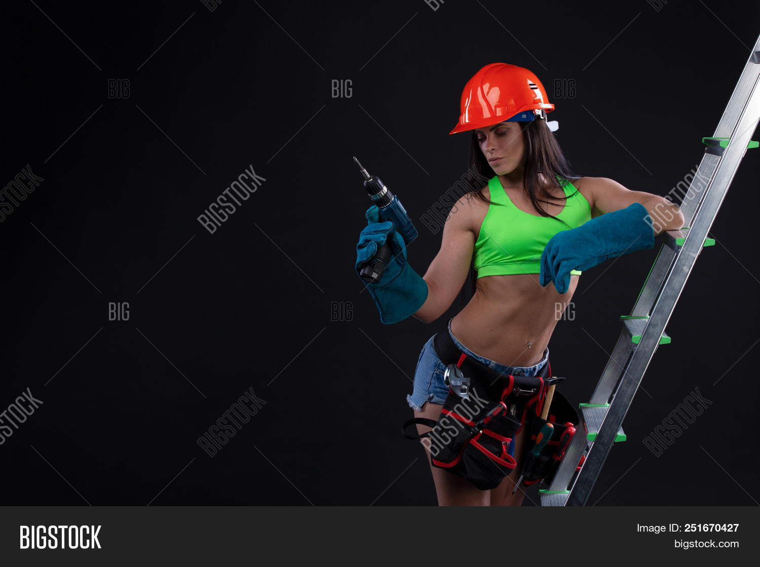 ahmeem ahmed add sexy female construction worker photo