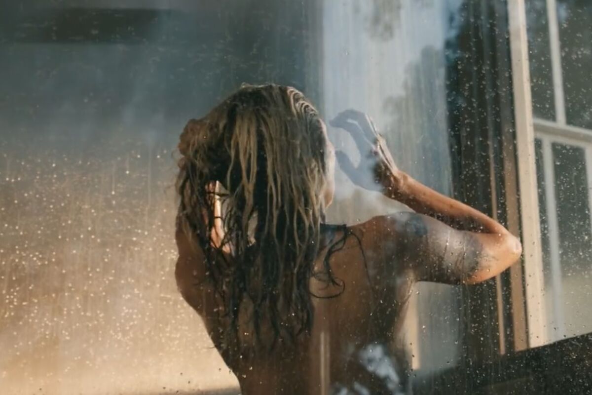 miley cyrus naked in the shower