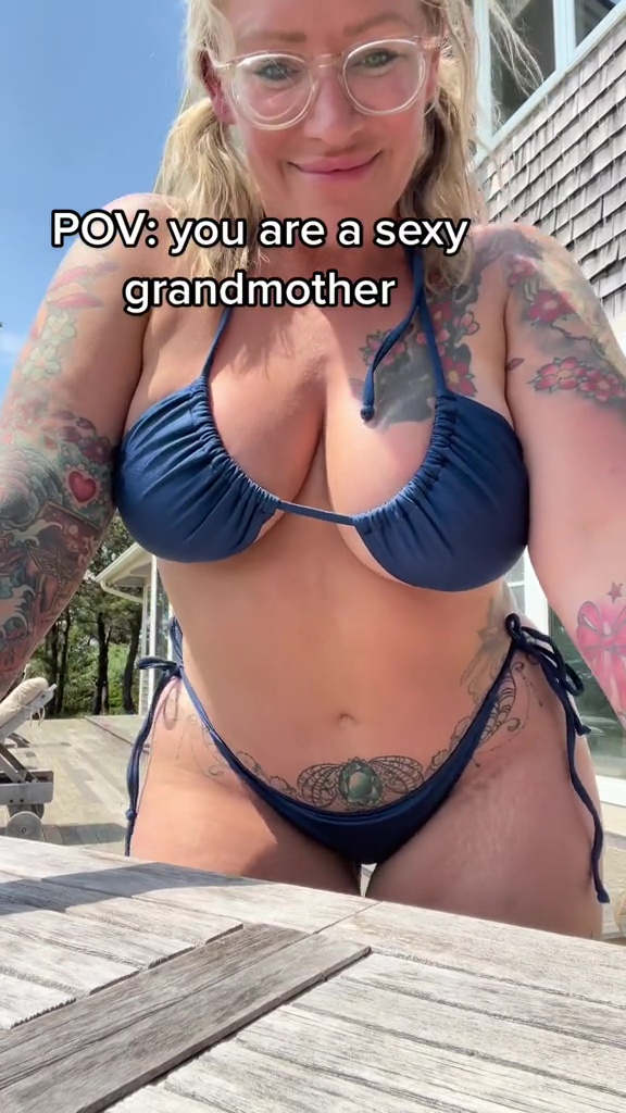 ale rm add photo hot granny in bikini