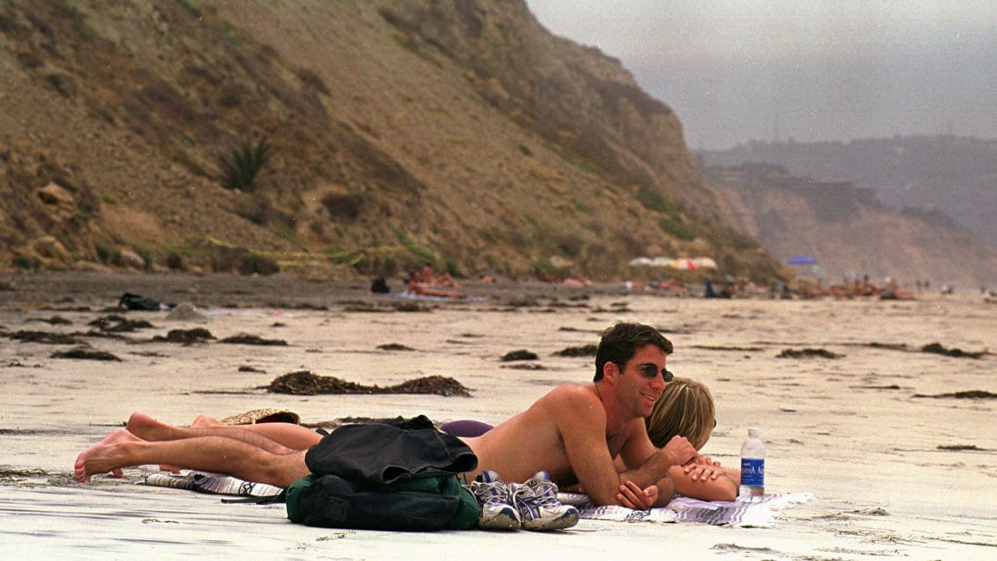 alan cahoon recommends asian nude beach pic