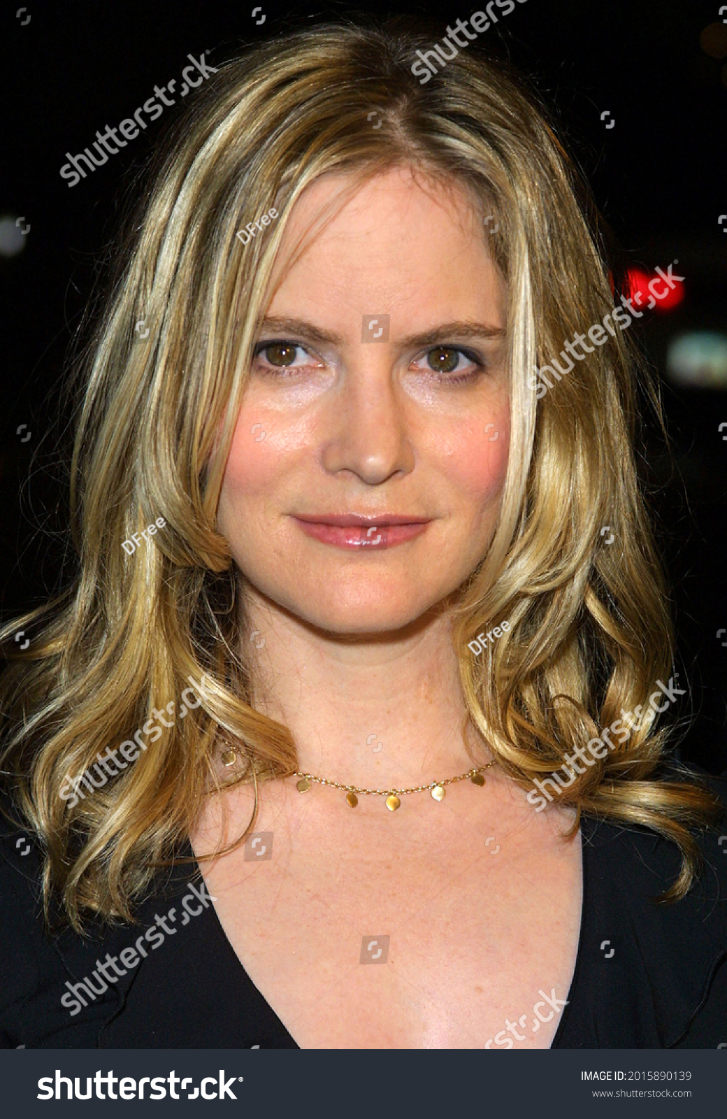 cyron digneneng recommends jennifer jason leigh hot pic