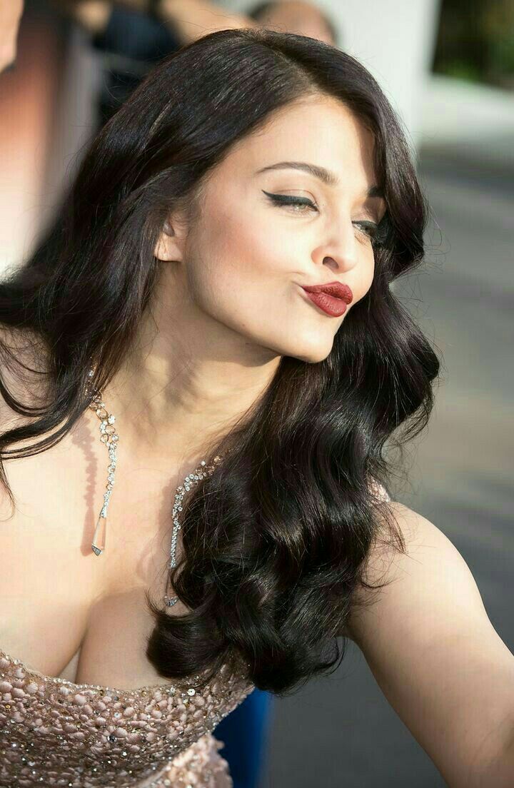 aishwarya rai hot boobs