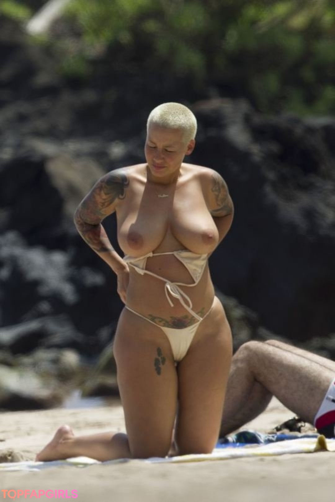 alex koonce recommends Amber Rose Completely Nude