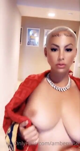 amanda gayle hart recommends amber rose completely nude pic