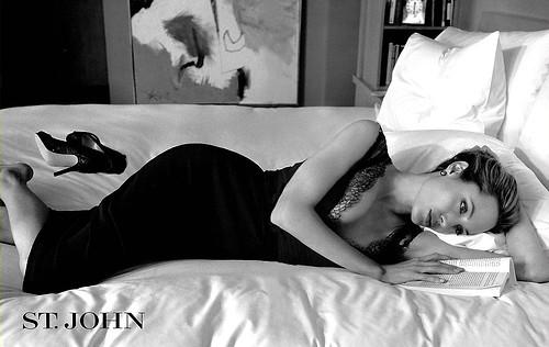 aiko chow recommends Angelina Jolie In Bed