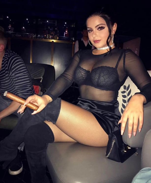 chelsie mills add photo ariel winter up skirt