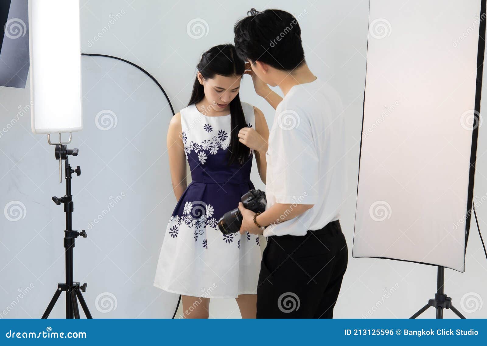cool naina share asian women flashing photos