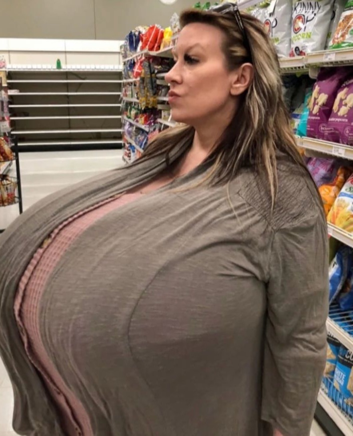 amanda carmichael recommends Big Tits Grocery Store