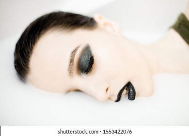 Black Make Up Sex hooker pictures