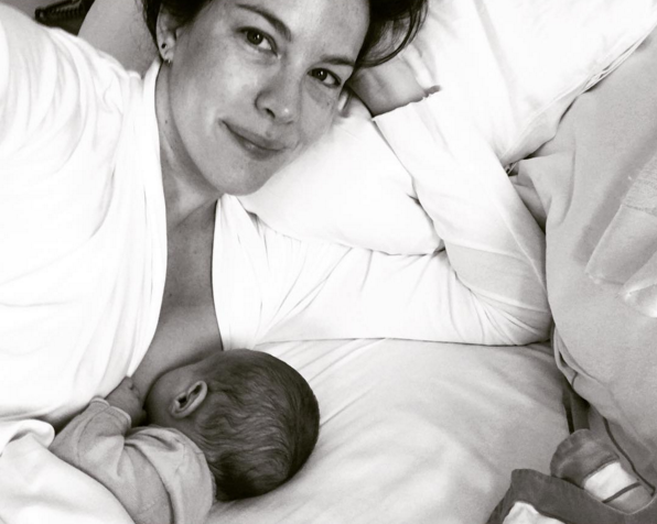 davina hill recommends breastfeeding in public tumblr pic