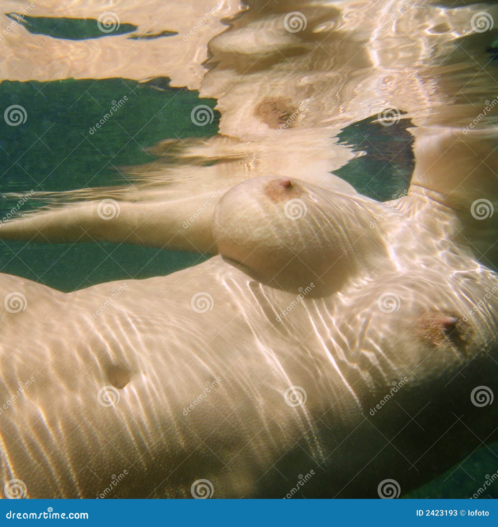 Nude Women Under Water with loulou