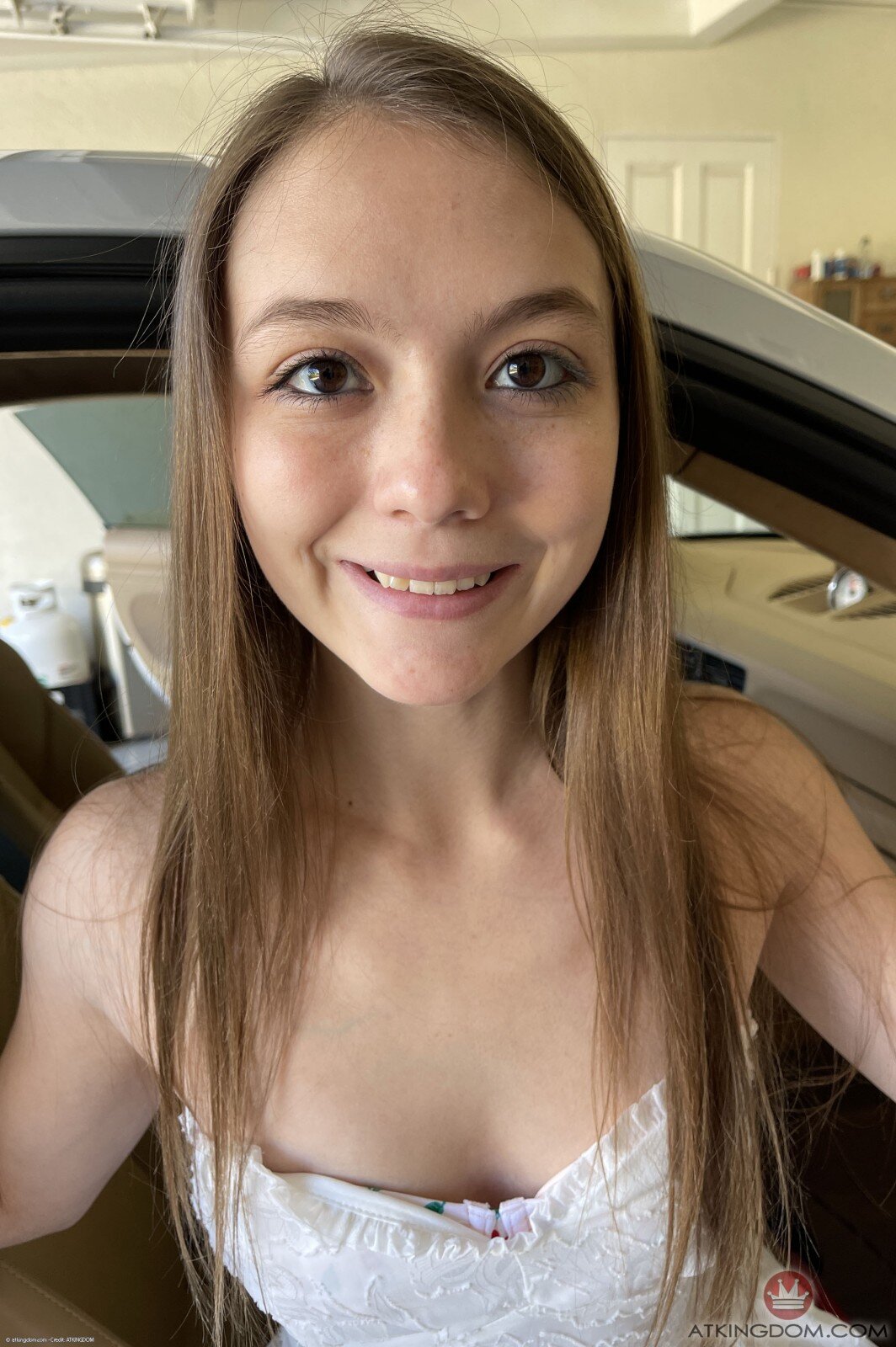 tiny nude teen selfie