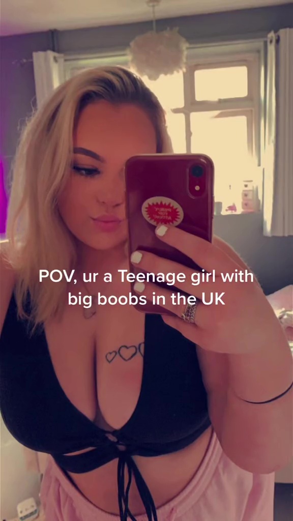 aaron pianta recommends big boobs teen cleavage pic