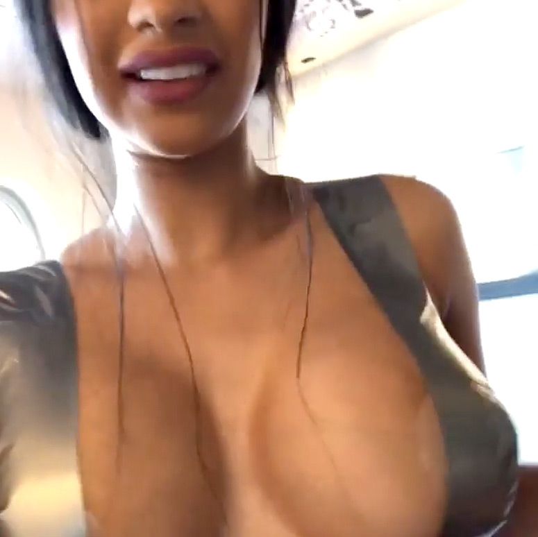 Cardi B Tities tell mommy