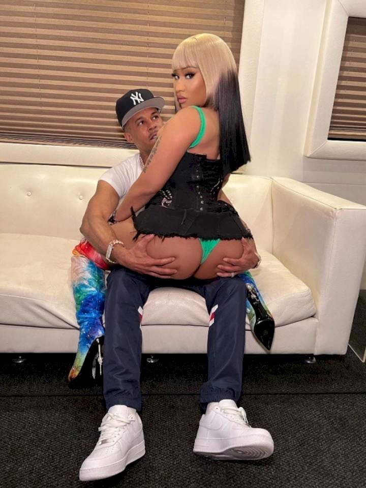 anupam purty recommends nicki minaj bare butt pic