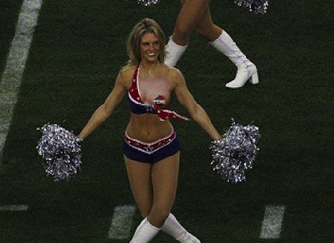 brandon mooradian recommends Cheerleader Malfunction Pics