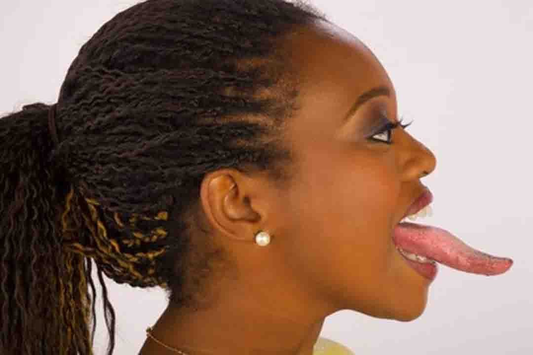 desiree bullock recommends Chick With Long Tongue