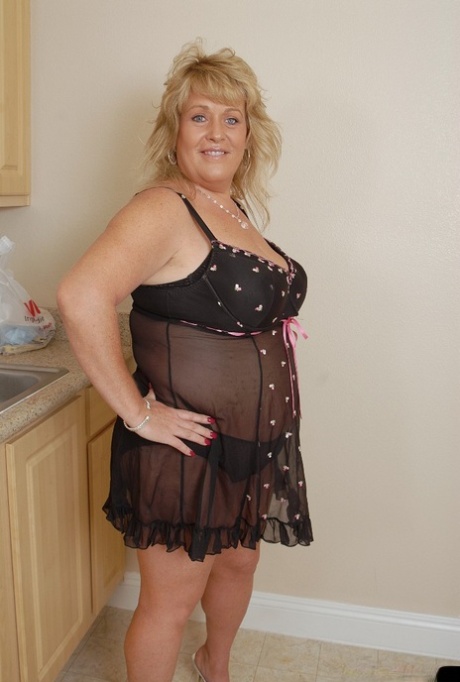 darrell wilhite recommends chubby mature wife naked pic