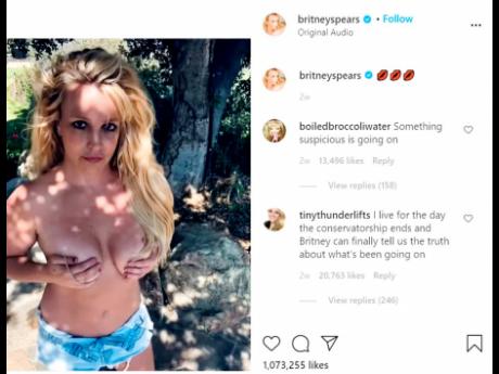 Britney Spears Big Boobs lick clit