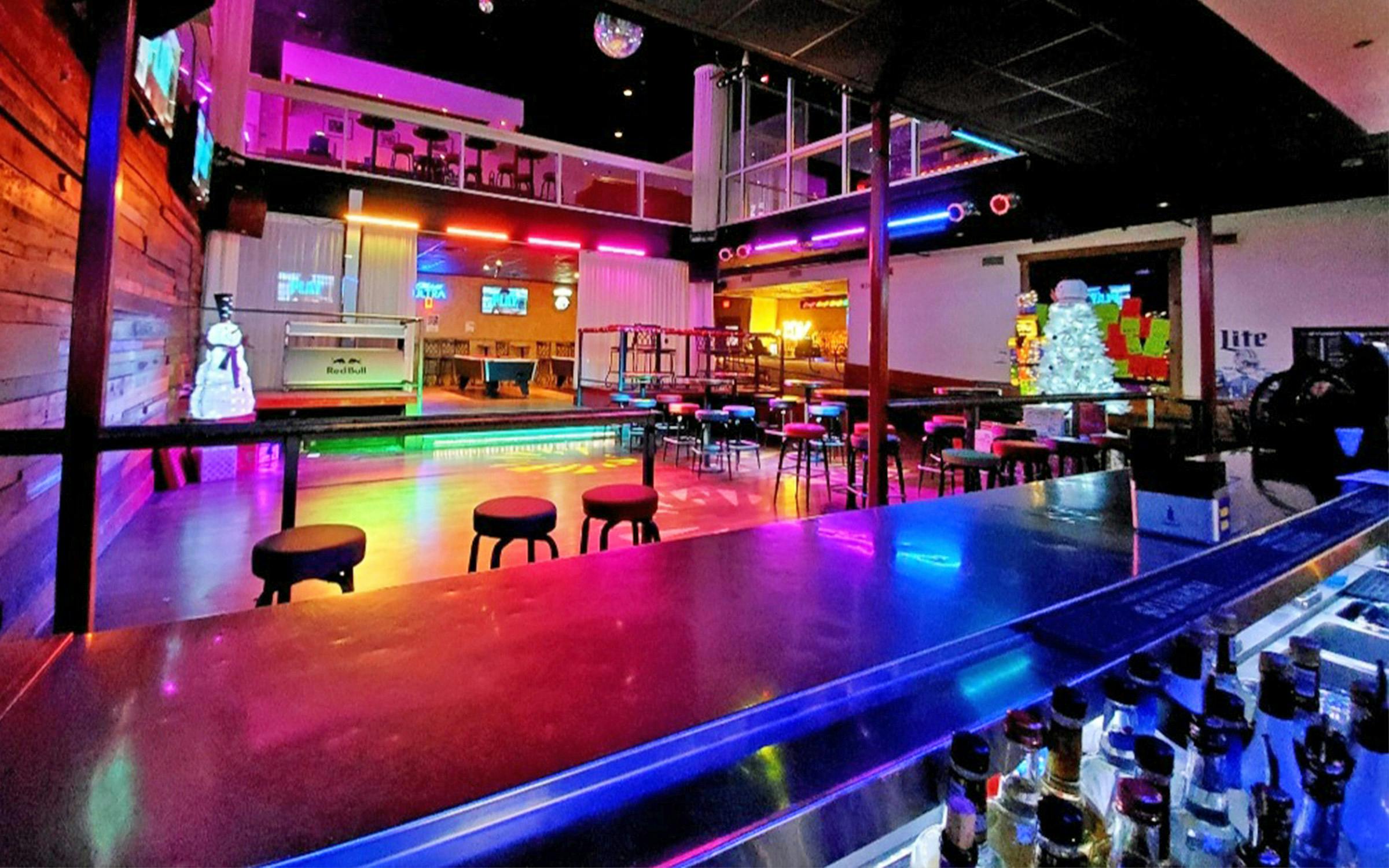 andrew dimitrov recommends swinger bars dallas tx pic