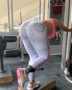 brittani blackmon recommends bend over bare ass girls pic