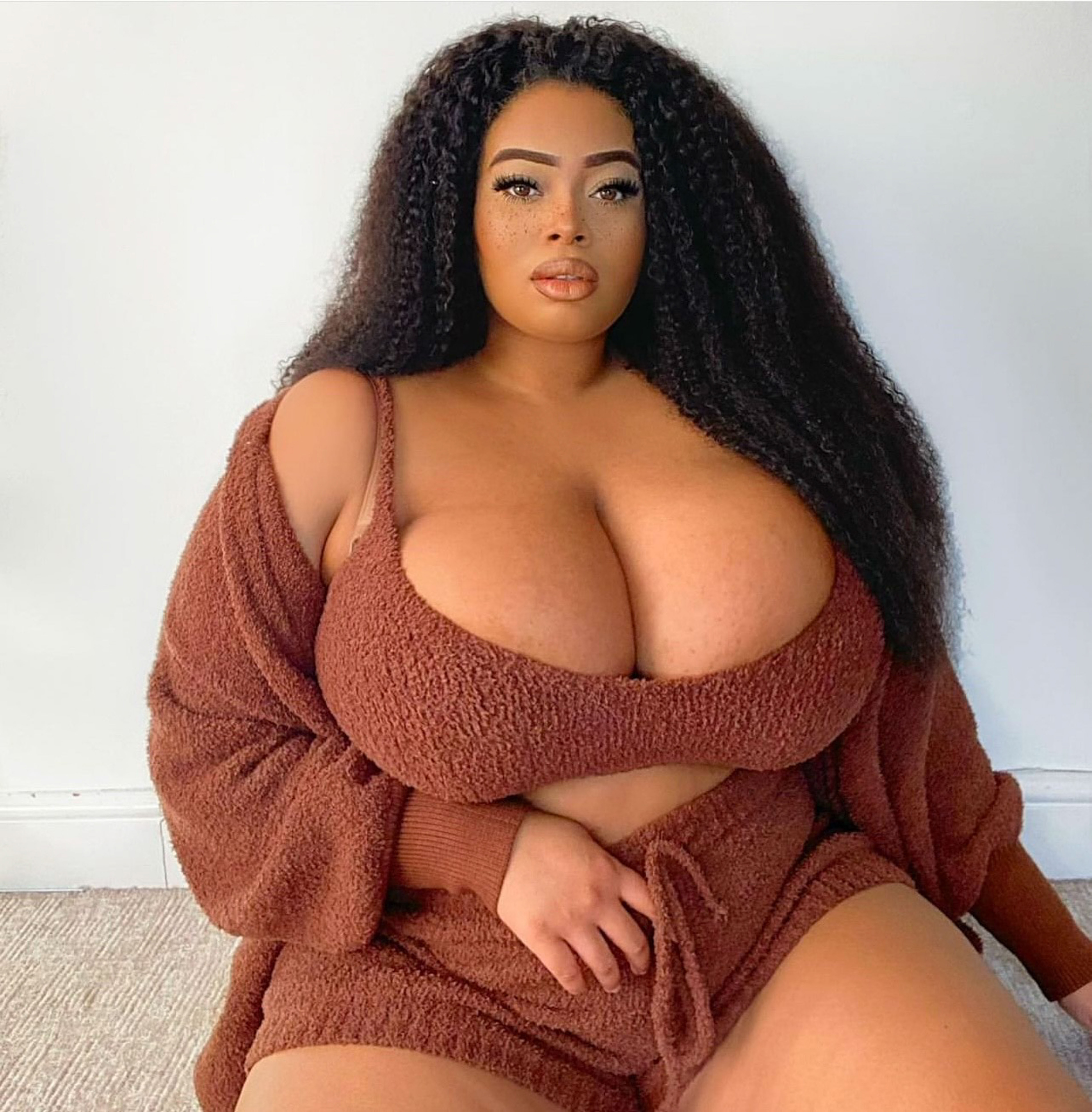 cassondra richardson recommends double g tits pic