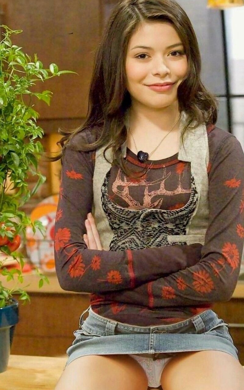 chelsea satchell recommends Miranda Cosgrove In Panties