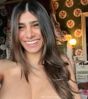 chris nafziger recommends mia khalifa ig pic