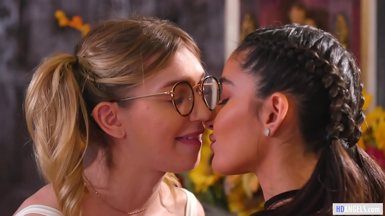 anthony pfeifer recommends Emily Willis Lesbian