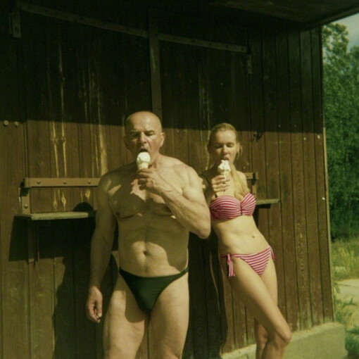 don bradbury recommends nudist family portraits pic