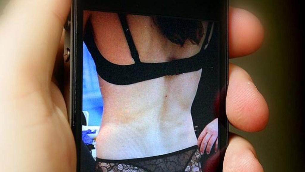 dewayne charles recommends wwe paige leaked pic pic