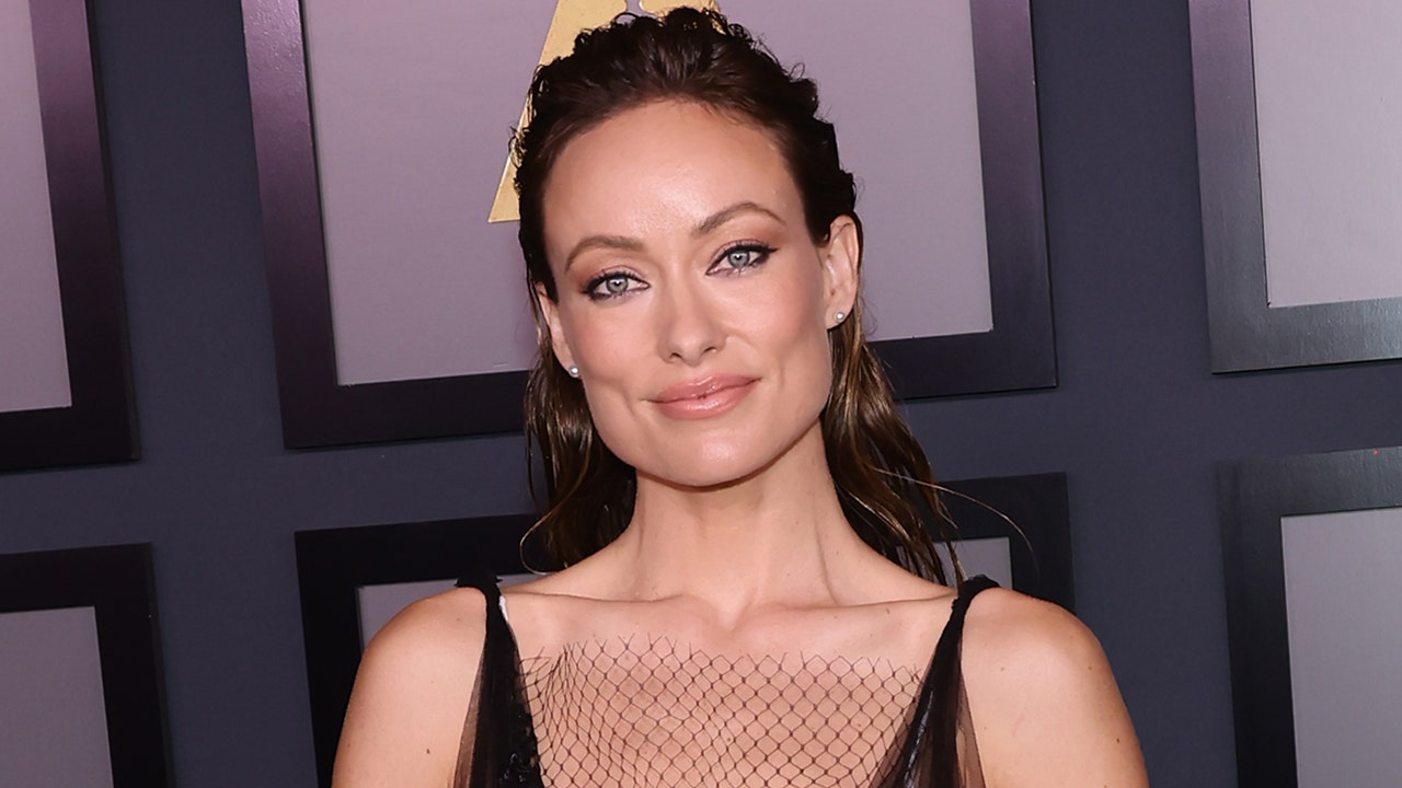 show me pictures of olivia wilde