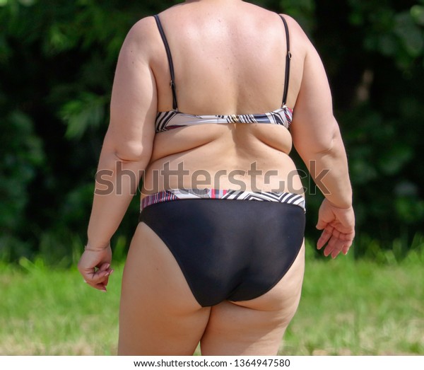 fat women in swim suits